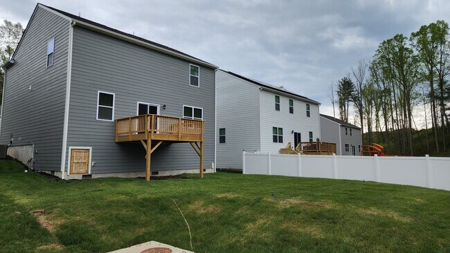 Foto del edificio - 560 Country Oak Dr