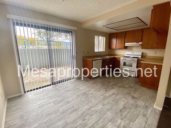 Foto del edificio - 741 N Center Ave