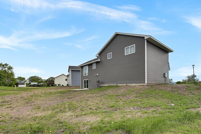 Foto del edificio - 924 Poplar Dr SE
