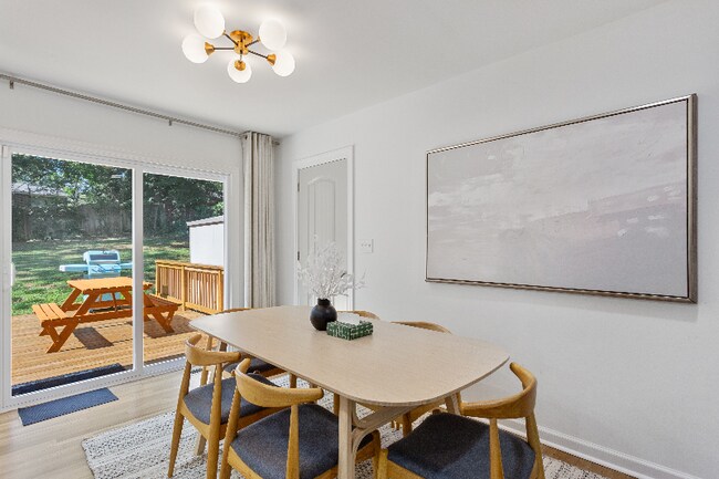 Foto del edificio - 3191 Bluebird Ln