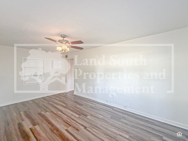 Foto del edificio - 520 McKay Ct