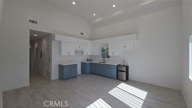 Building Photo - 10413 Avalon Blvd