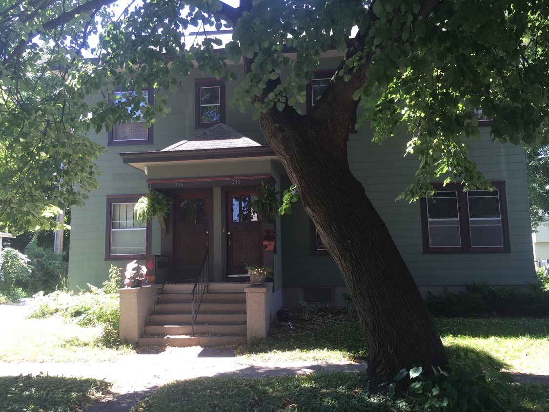 Primary Photo - 216 9th St