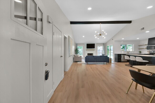 Foto del edificio - 139 Maple Branch St