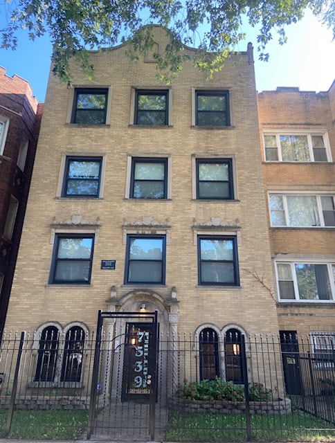 Front of Building - 7539 S Phillips Ave