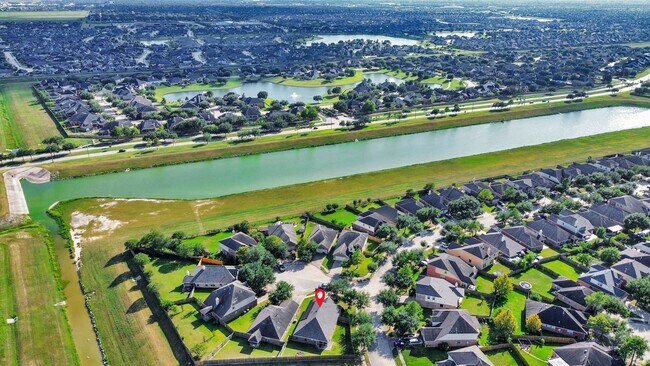 Building Photo - 7503 Amber Village Cir