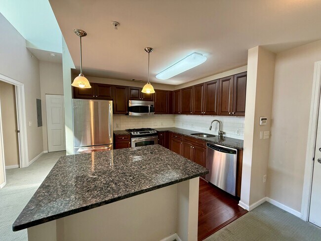 Foto del edificio - 850 E Main St