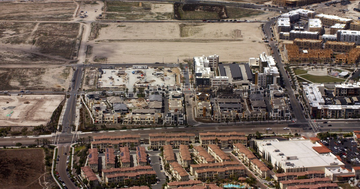 Primary Photo - Metro Row Homes