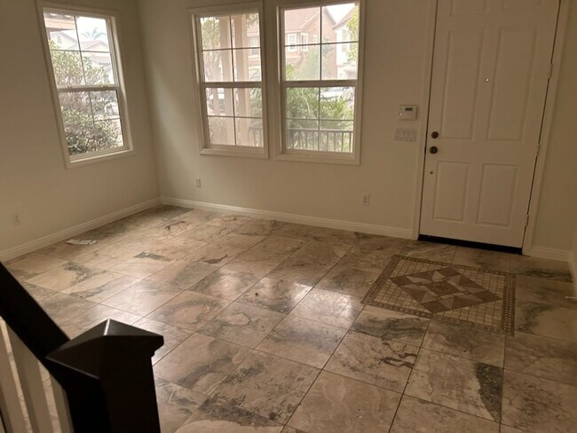 Foto del edificio - 4BD/2.5BATH FAMILY HOME-$4100 PER MO.-NO PETS