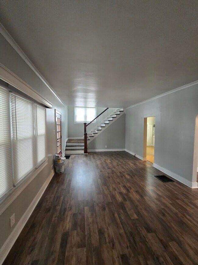 Foto del edificio - Three Bedroom Home located on Westside near 30th Street and MLK Drive
