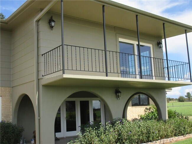 Foto del edificio - 215 Monkey Rd