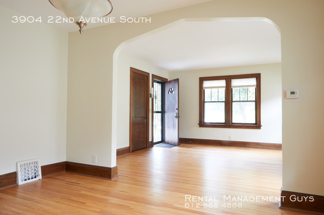 Foto del edificio - 3904 22nd Ave S
