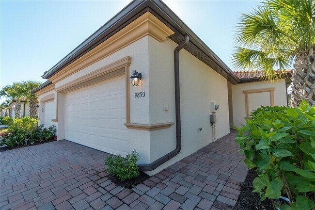Building Photo - 9893 Haze Dr