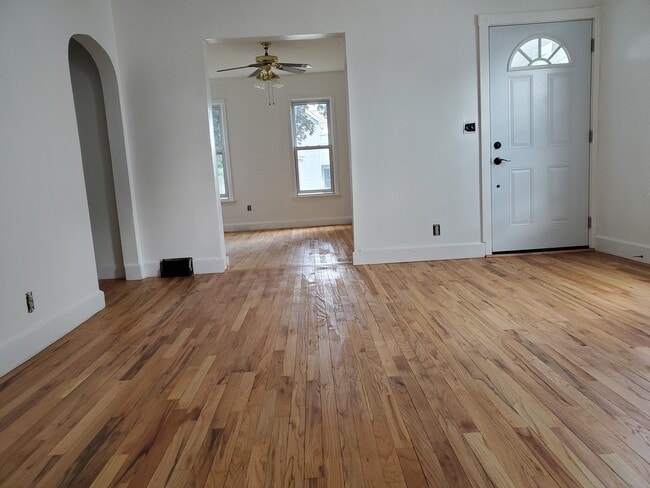 Building Photo - 116 1st Ave