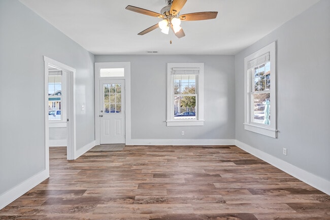 Photo - 205 S 11th St House