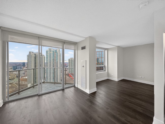 Photo - 302 N Canal St Apartment