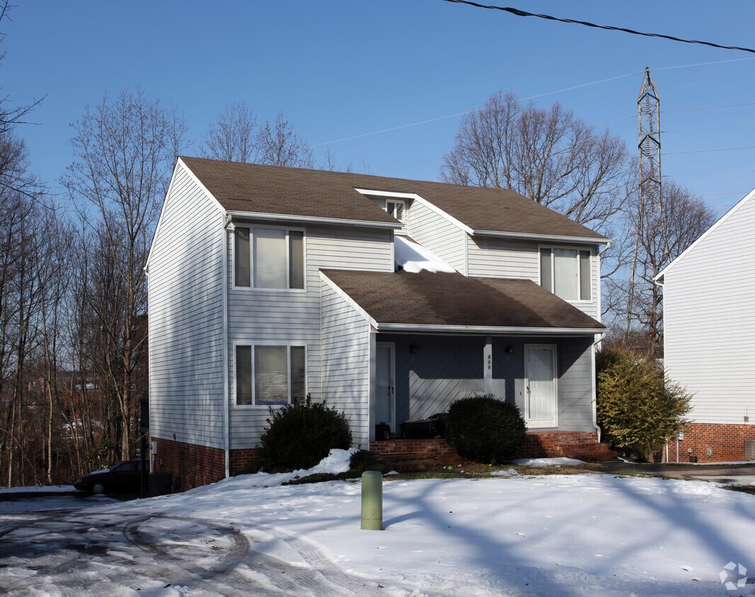 Building Photo - 804-808 Lee St