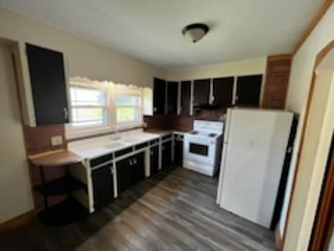 Building Photo - Nice home