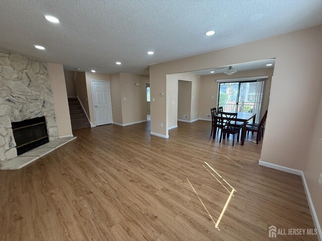 Building Photo - 1502 Edison Glen Terrace