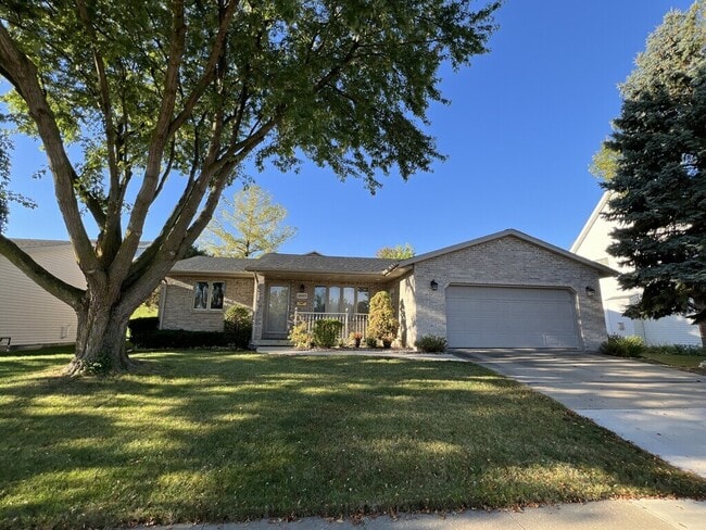 Foto del edificio - 4563 Camelot Dr