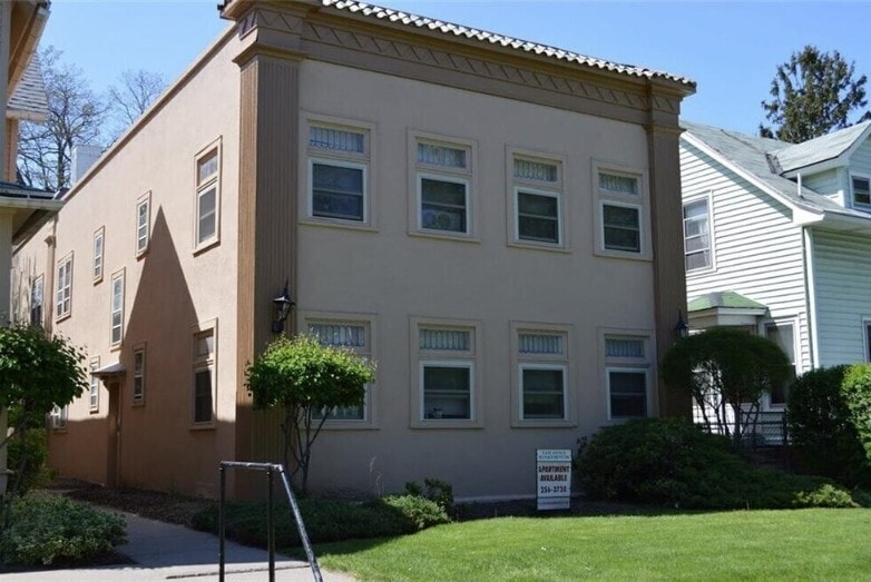Primary Photo - 171-179 Berkeley St