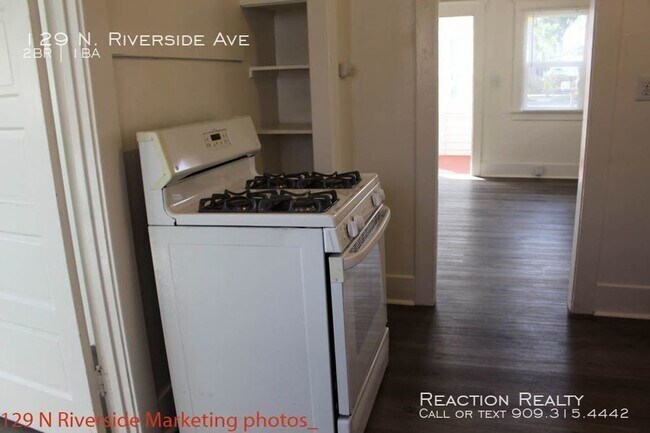Building Photo - 2/1 Cottage for Lease in Downtown Rialto!