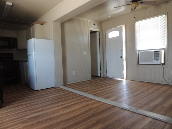 Building Photo - 4403 S Faye Ave