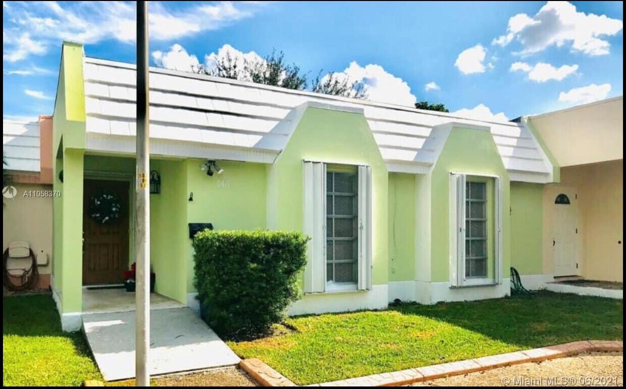 Primary Photo - 7411 Twin Sabal Dr