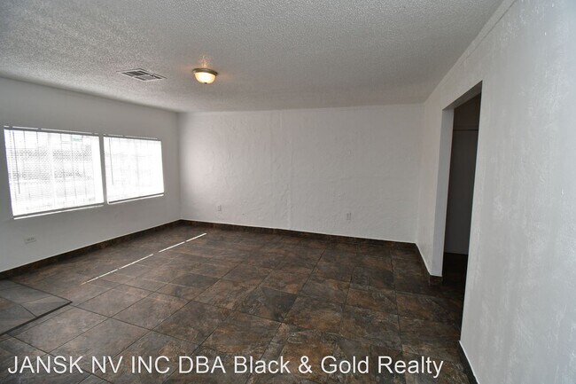 Building Photo - 3 br, 1 bath House - 1007 C Street Unit 1