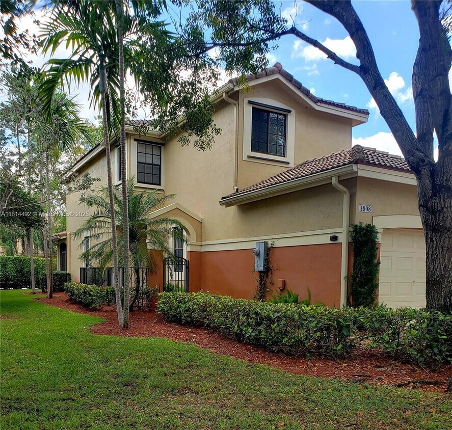 Foto principal - 3808 Tree Top Dr