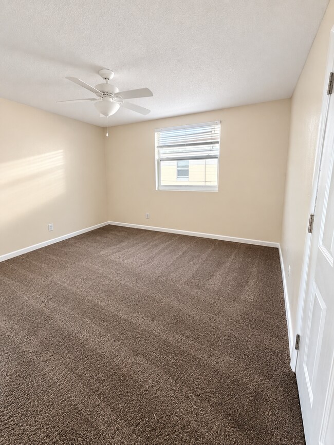 Sala de estar 2 - 2730 Hamilton Cir