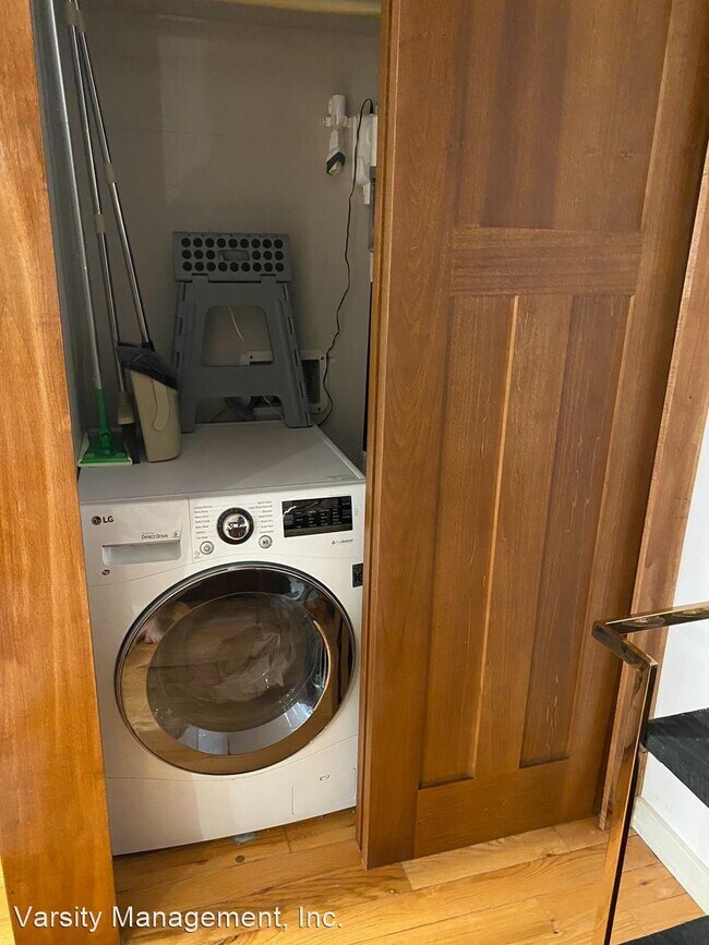Foto del edificio - 1 br, 1 bath Apartment - 418 E. Washington...