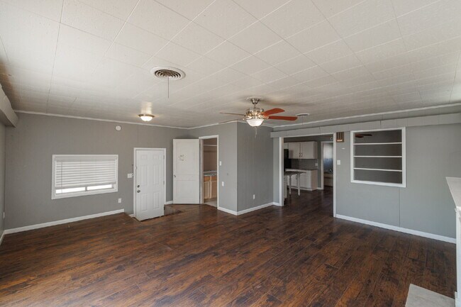 Foto del edificio - Short Term Lease