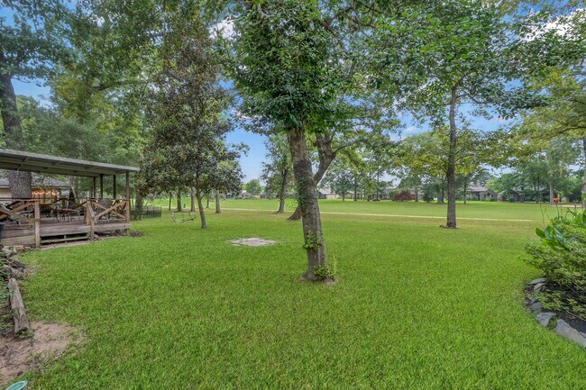 Foto del edificio - 284 Colonial Ct
