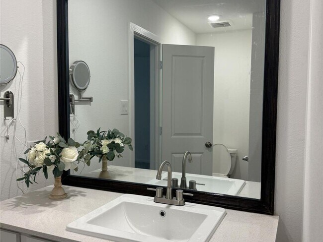 Foto del edificio - 277 Douglas Hls Dr