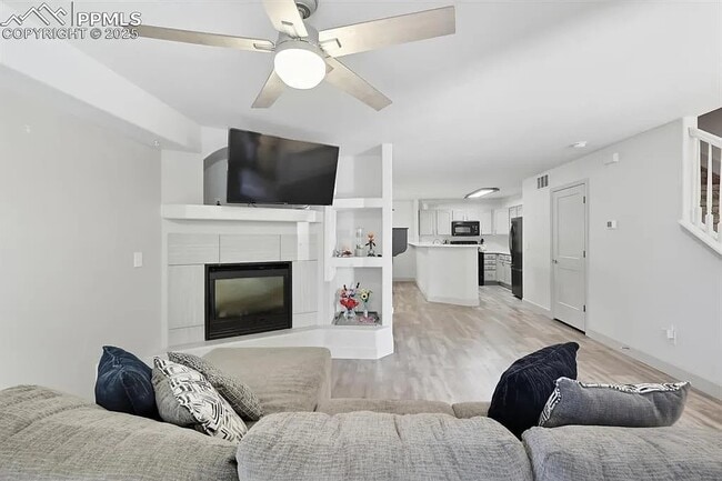 Foto del edificio - 2250 E La Salle St