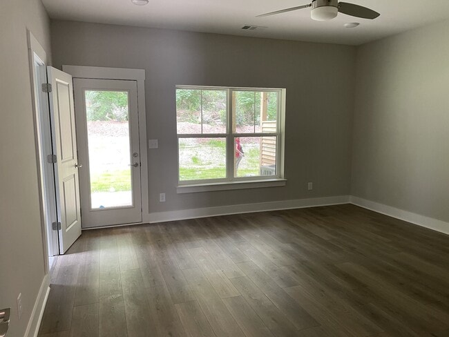 Building Photo - 217 Stonecrest Dr
