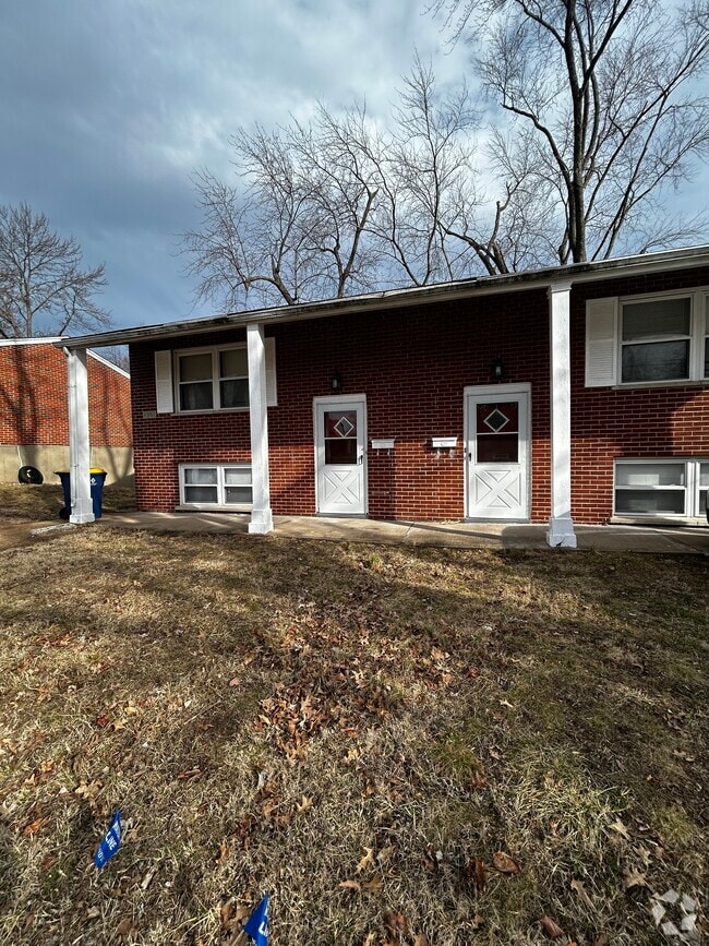 Townhomes For Rent in Bridgeton, MO 2 Townhouses