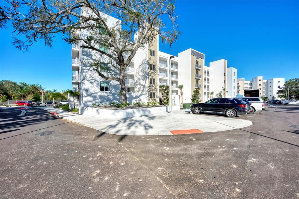 Foto principal - 1703 N Tamiami Trl