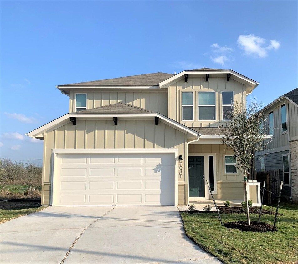 Foto principal - 4-bedroom Home in Vistas of Austin Communi...