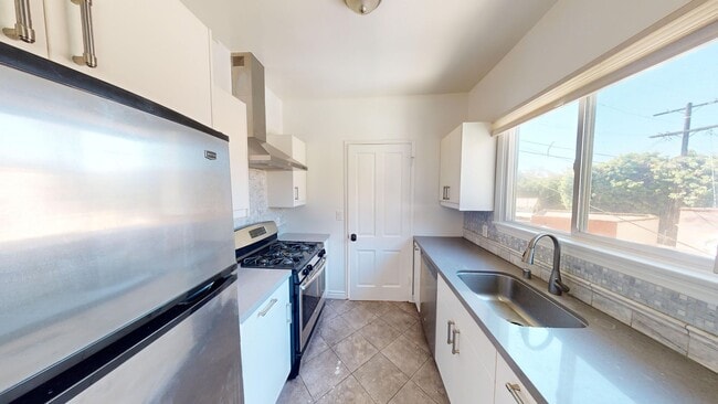 Interior Photo - 4302 Garthwaite Ave