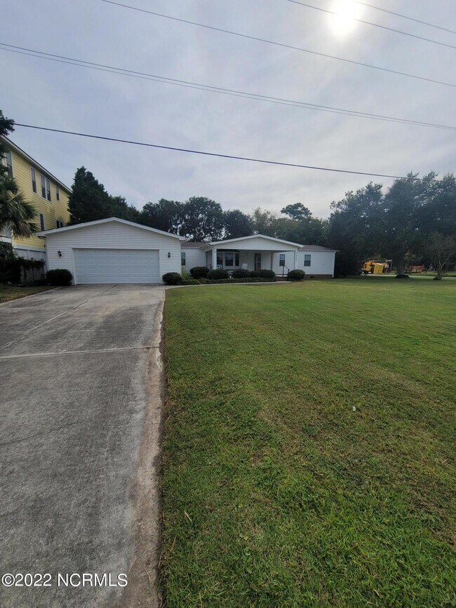 Building Photo - 405 Alabama Ave