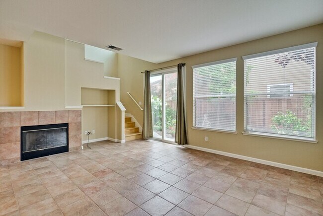Building Photo - 313 Chetwood Dr