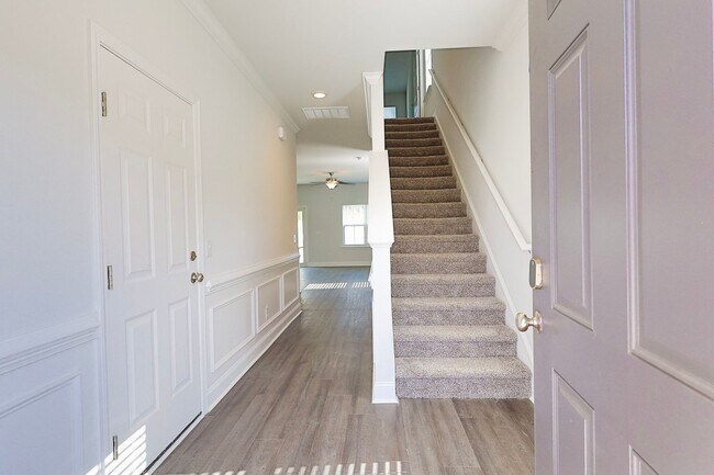 Foto del edificio - 545 Gov Treutlen Cir