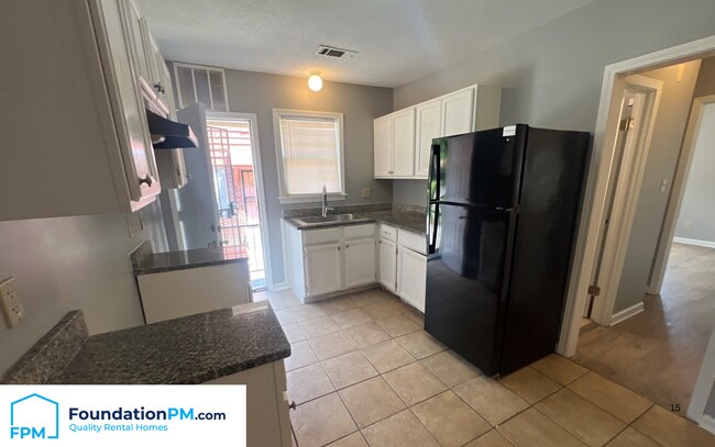 Foto del edificio - 1817 Netherwood Ave