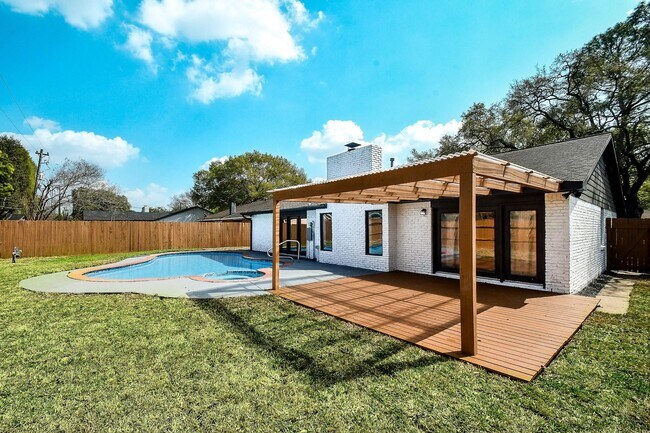 Foto del edificio - 5850 Duxbury St