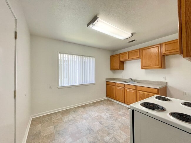 Foto del edificio - 700-702 Poplar Avenue