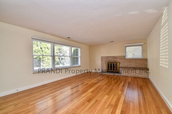 Foto del edificio - Charming Single level 3 bdrm San Anselmo