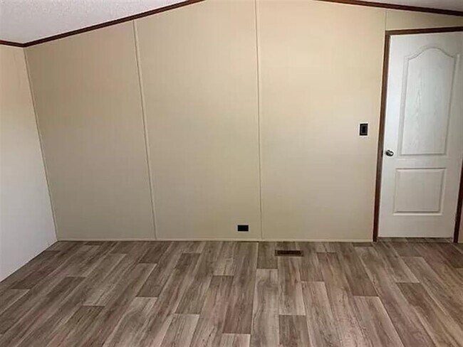 Building Photo - Vista Sier Homes