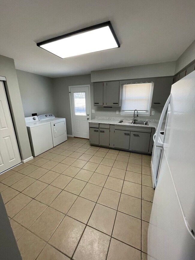 Building Photo - 3351-3353 Woodmar Ct.